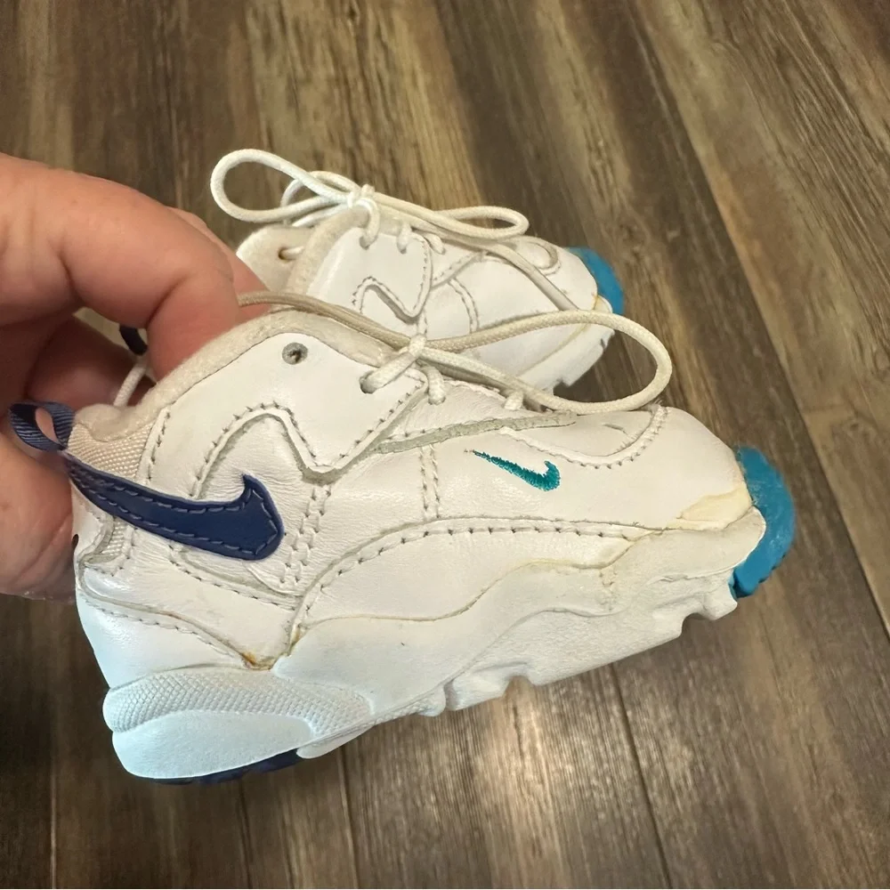 Vintage NIKE baby edge trainer II leather sneaker tennis shoes size 2 boy girl